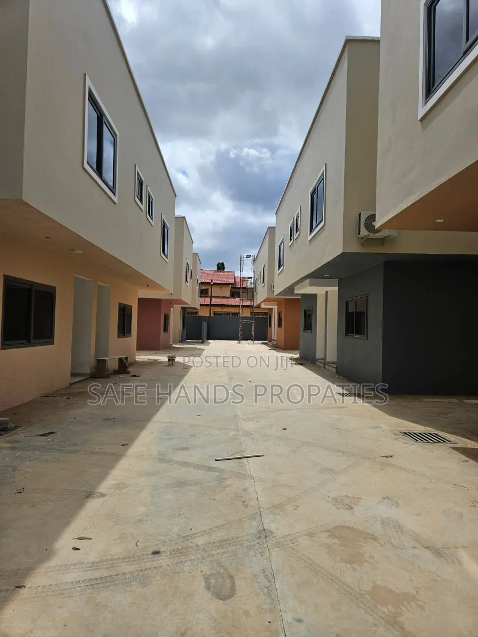 5bdrm House in East Legon, Accra Metropolitan for rent