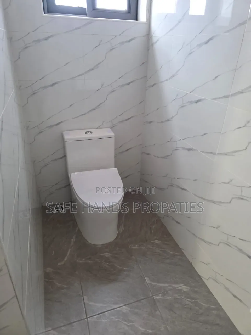 5bdrm House in East Legon, Accra Metropolitan for rent