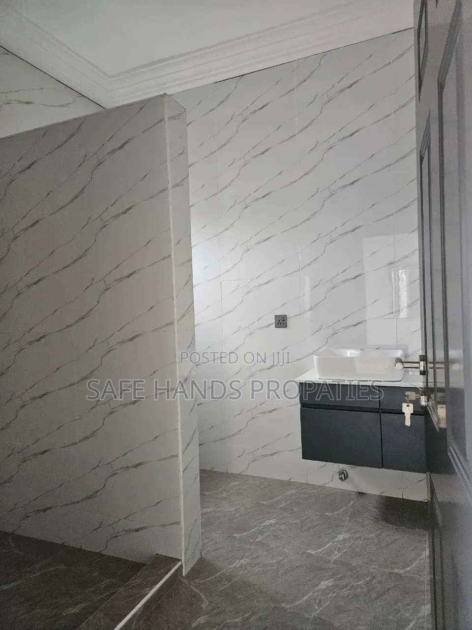 5bdrm House in East Legon, Accra Metropolitan for rent