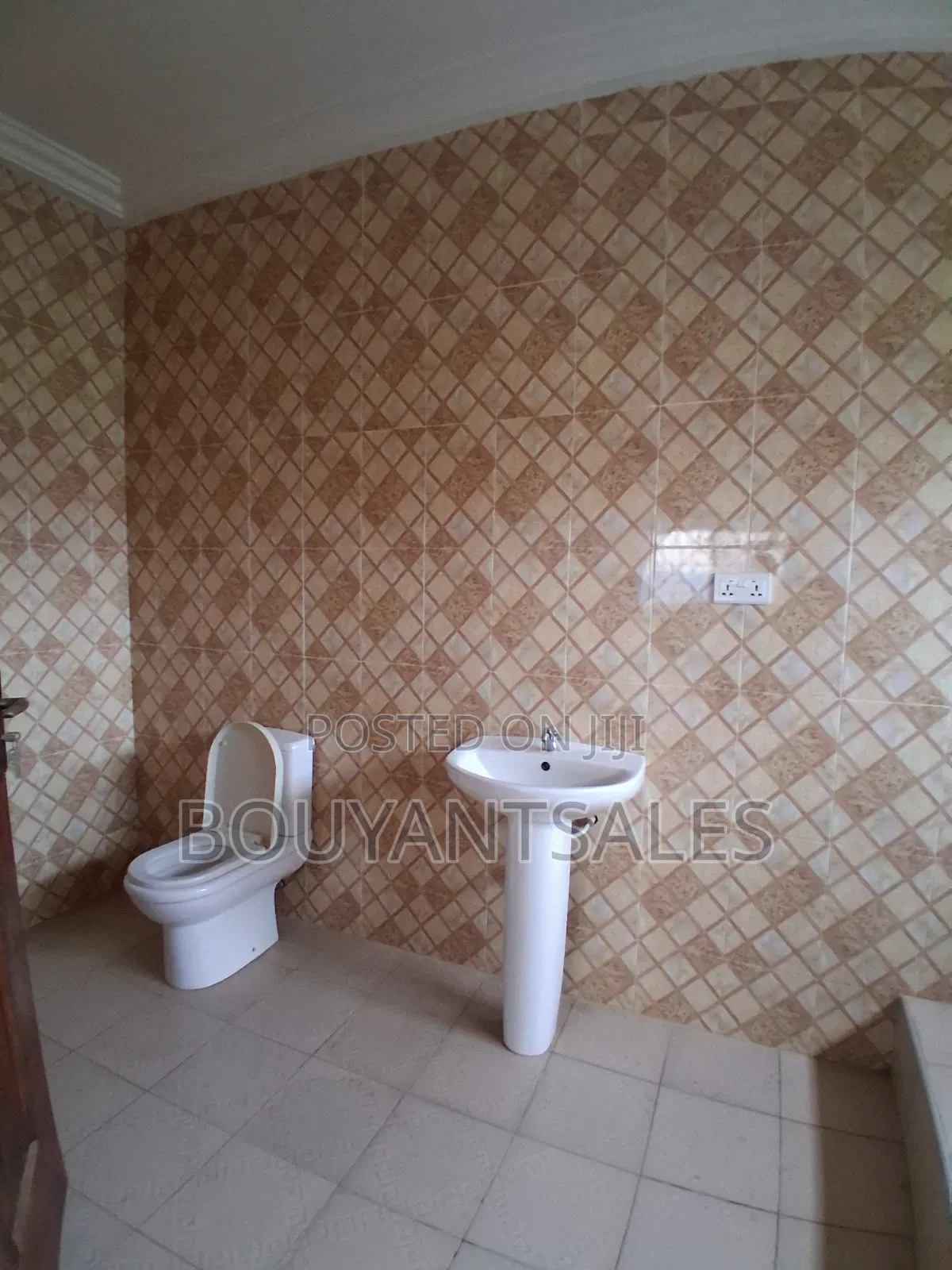 3bdrm House in Old Ashongman, Ablorh Adjei for sale