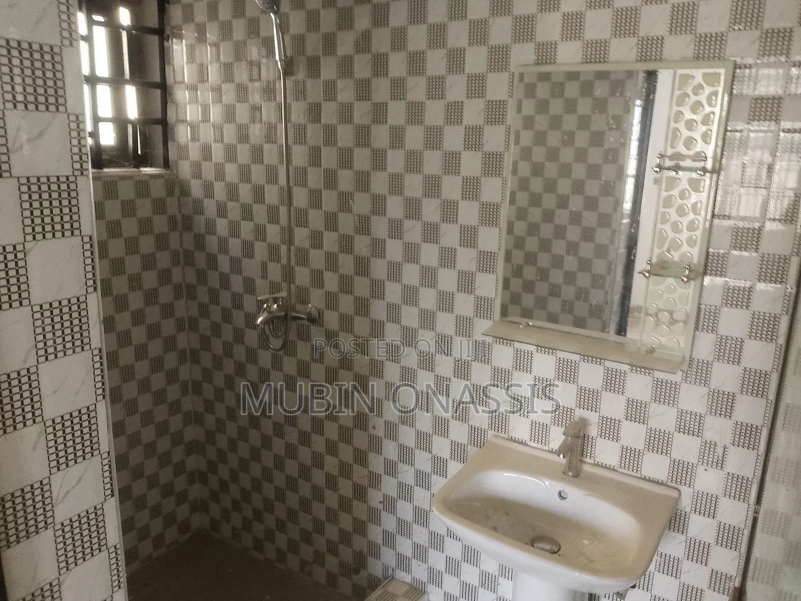 3bdrm House in Iterms Propartys, School Junction for sale