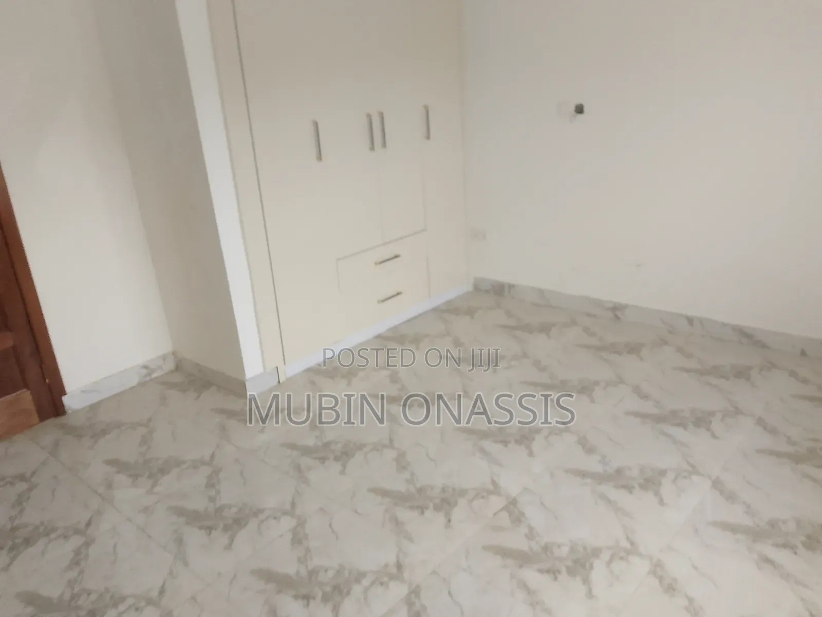 3bdrm House in Iterms Propartys, School Junction for sale