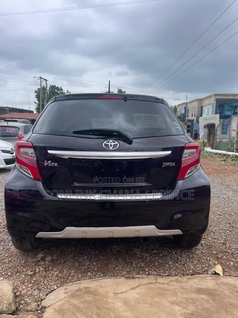 Toyota Vitz 2014