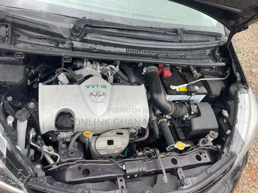 Toyota Vitz 2014