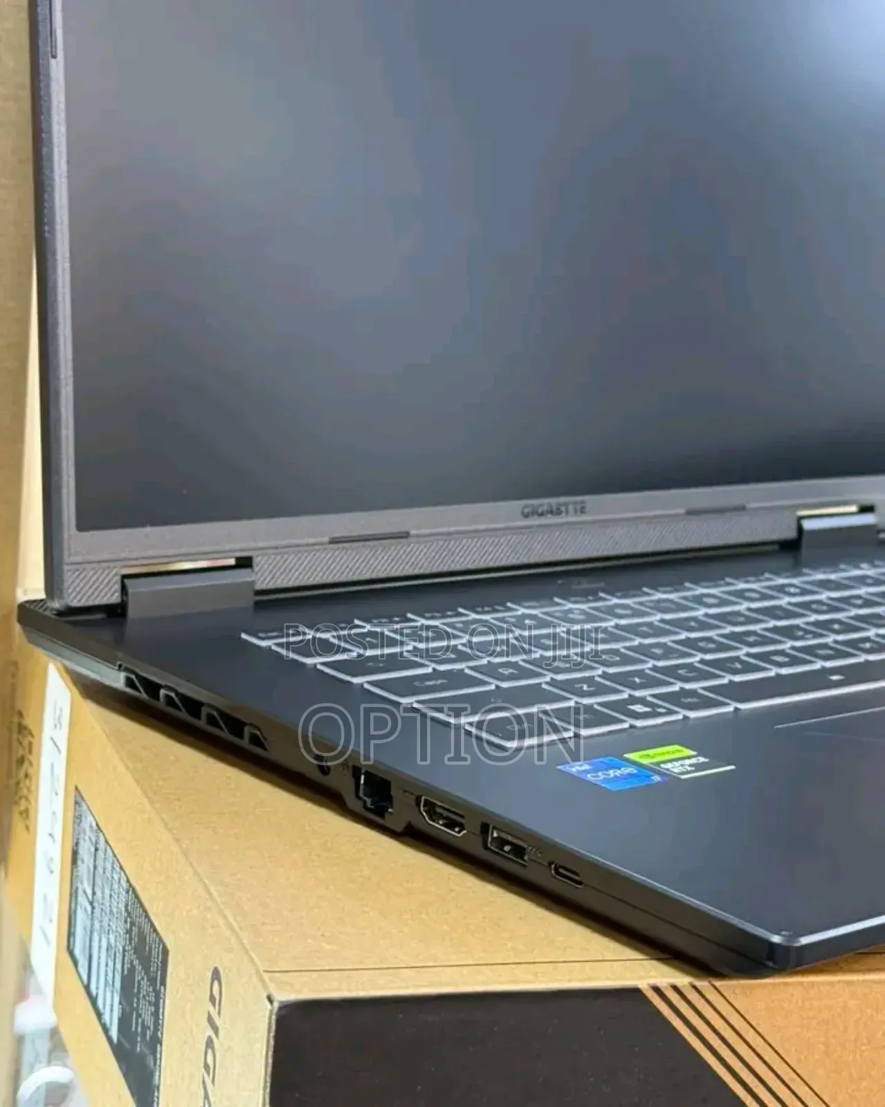 New Laptop Gigabyte AORUS 17G 16GB Intel Core i7 SSD 1T