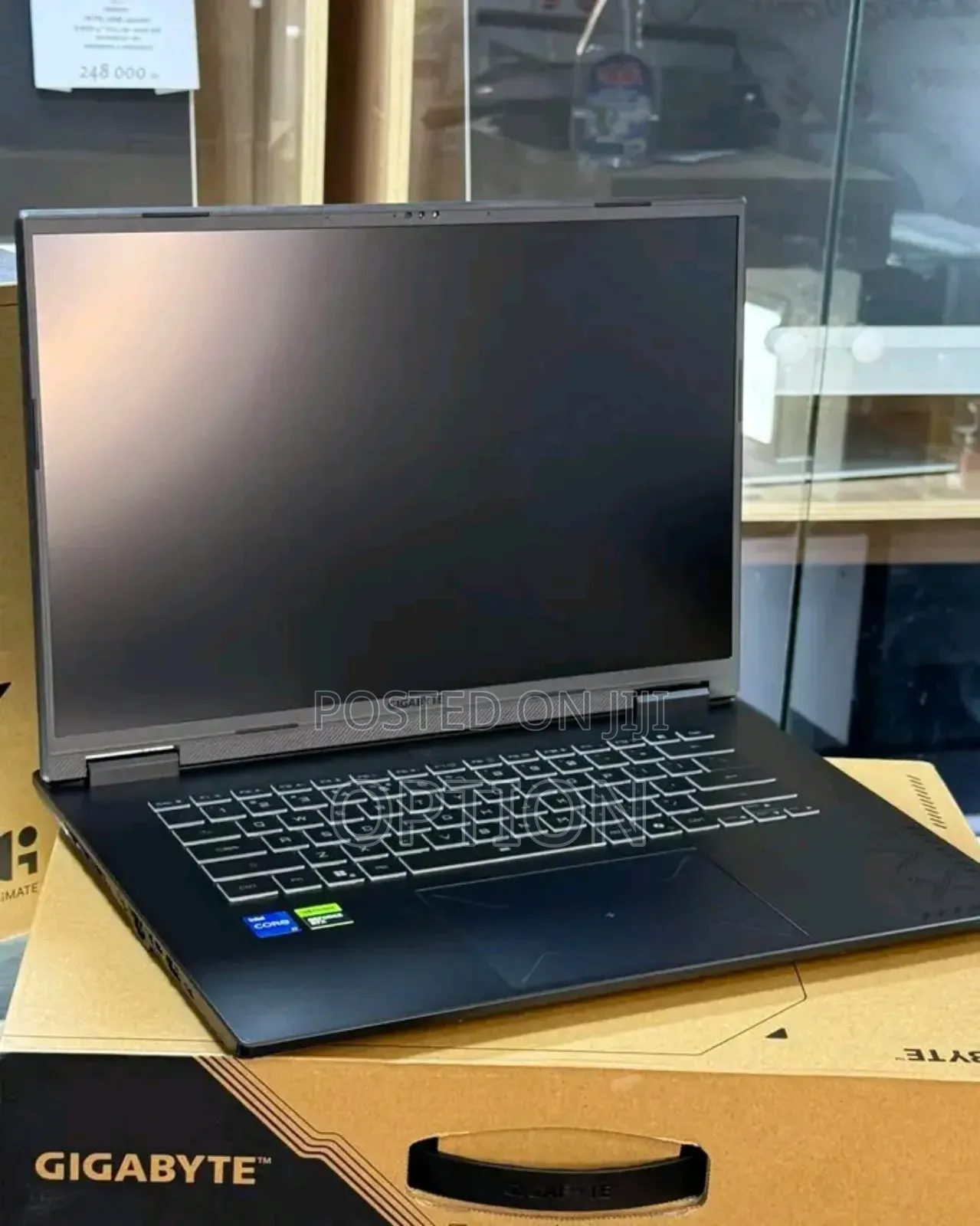New Laptop Gigabyte AORUS 17G 16GB Intel Core i7 SSD 1T