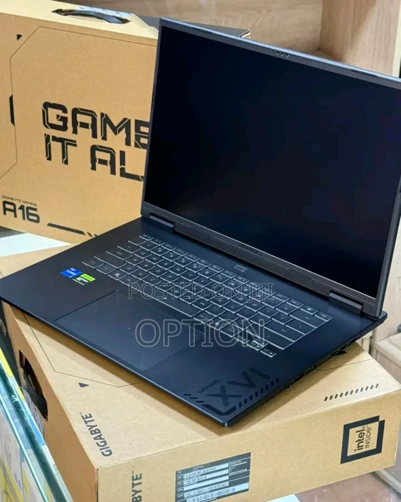 New Laptop Gigabyte AORUS 17G 16GB Intel Core i7 SSD 1T