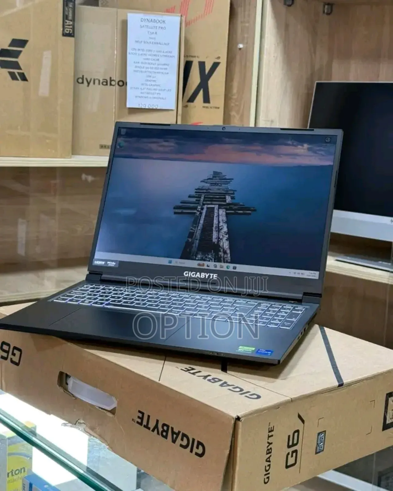 New Laptop Gigabyte AORUS 17G 16GB Intel Core i7 SSD 1T