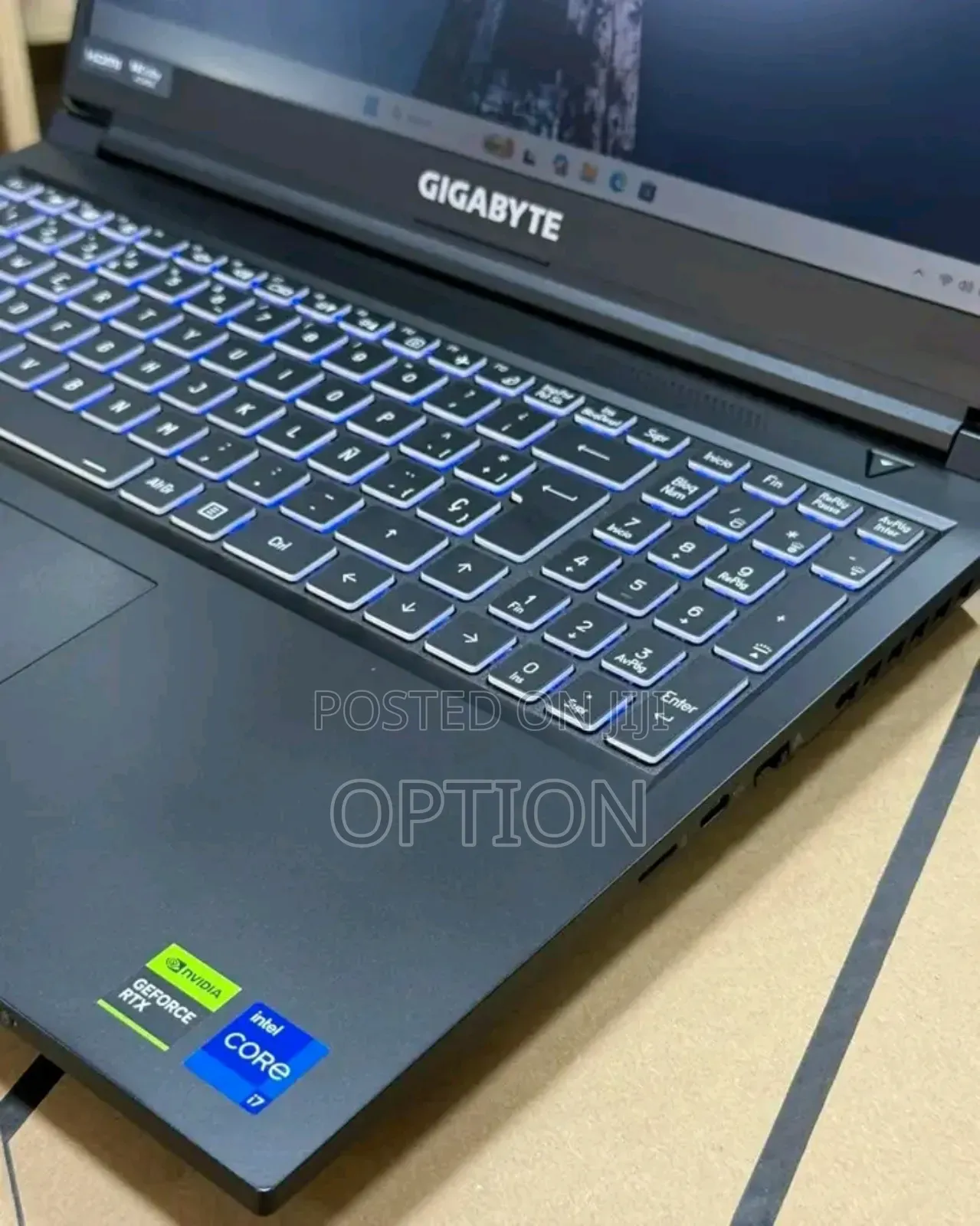 New Laptop Gigabyte AORUS 17G 16GB Intel Core i7 SSD 1T