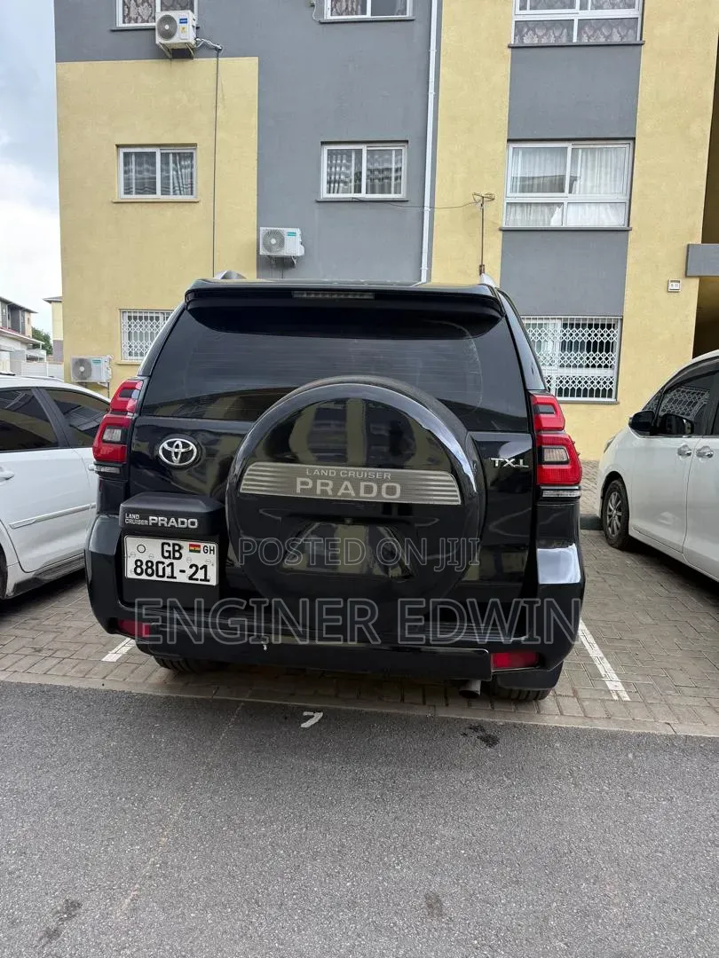 Toyota Land Cruiser Prado 2016 Black