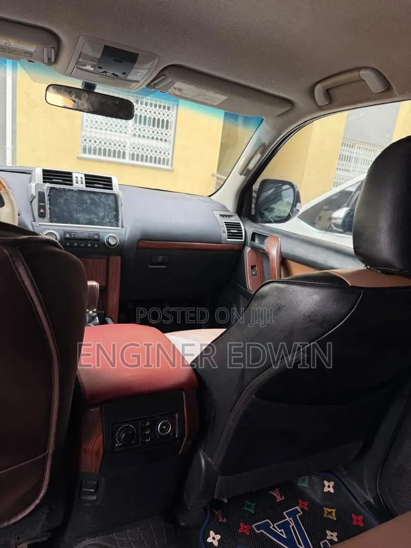 Toyota Land Cruiser Prado 2016 Black