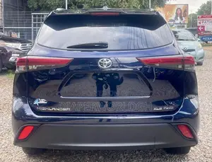 Toyota Highlander 2021 Blue