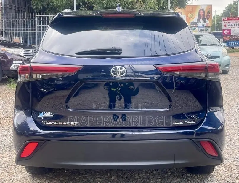 Toyota Highlander 2021 Blue