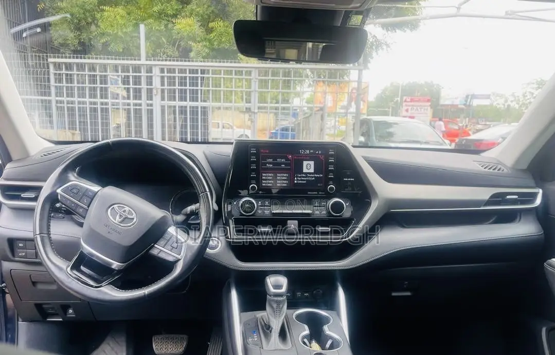 Toyota Highlander 2021 Blue