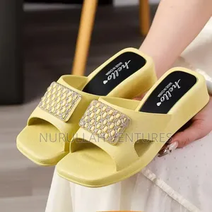 Elegant Women's Fashion Slides – Comfort Meets Style