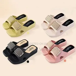 Elegant Women's Fashion Slides – Comfort Meets Style