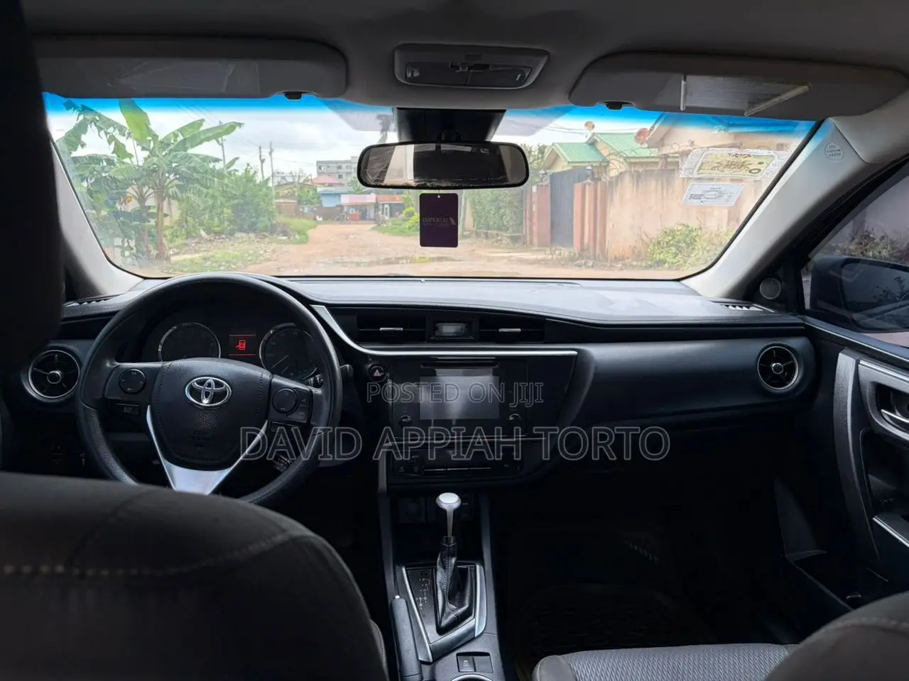 Toyota Corolla LE Eco (1.8L 4cyl 2A) 2018 Black