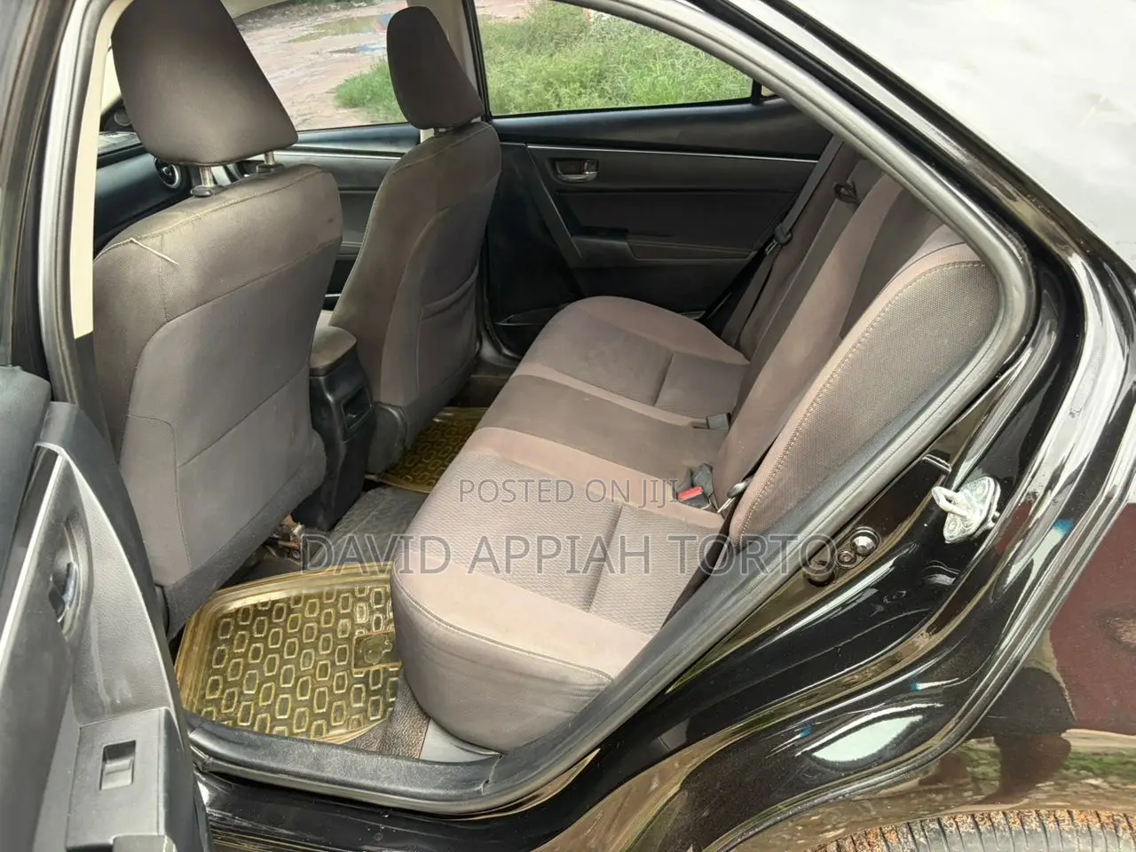 Toyota Corolla LE Eco (1.8L 4cyl 2A) 2018 Black