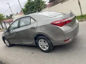 Toyota Corolla 2017 Gray