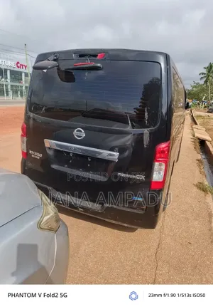 Nissan Caravan (Urvan) 2014 Black