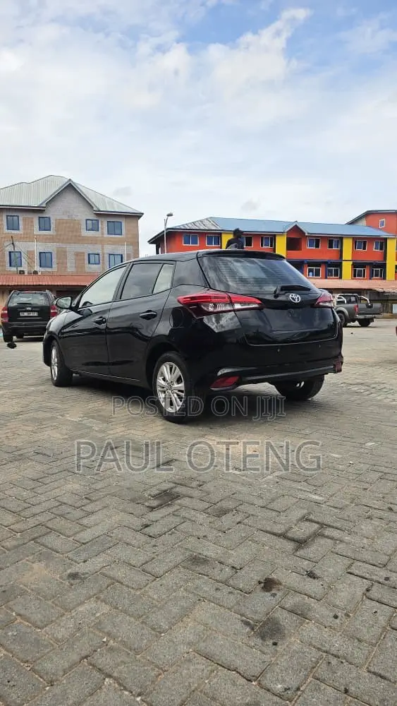 Toyota Yaris 1.5 Sedan XLE 2020 Black