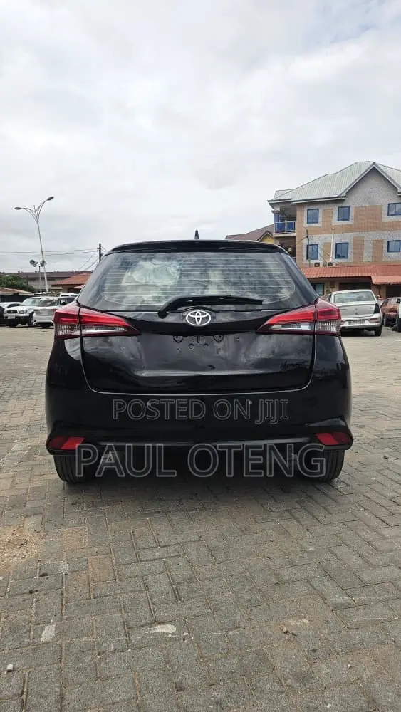Toyota Yaris 1.5 Sedan XLE 2020 Black