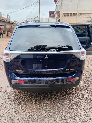 Mitsubishi Outlander 2.4 PHEV AWD 2013 Blue