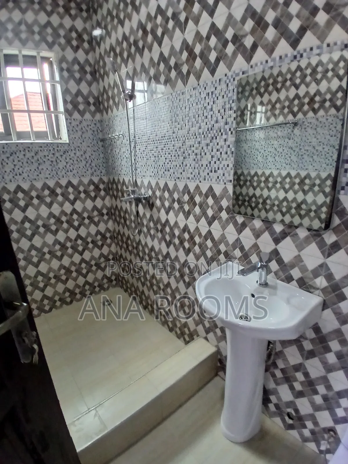3bdrm Apartment in Community  22, Tema Metropolitan for rent