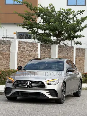 Mercedes-Benz E350 2023 Gold