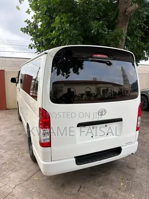 Toyota HiAce 2016 White