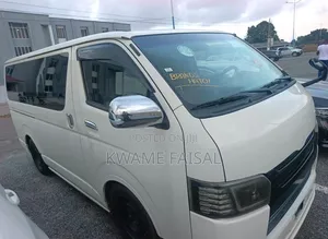 Toyota HiAce 2016 White