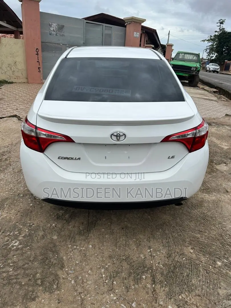 Toyota Corolla 2015 White