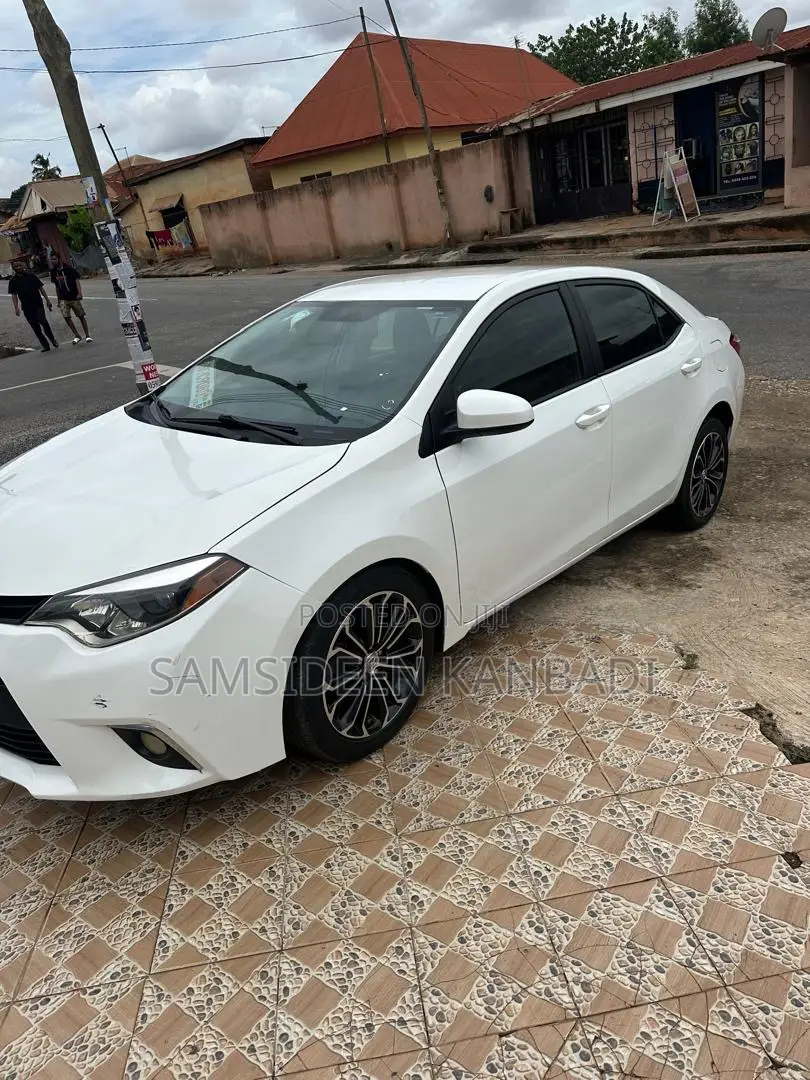Toyota Corolla 2015 White