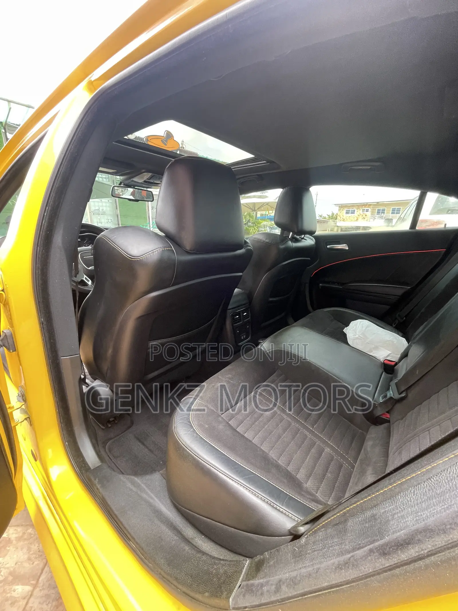 Dodge Charger 2017 Yellow