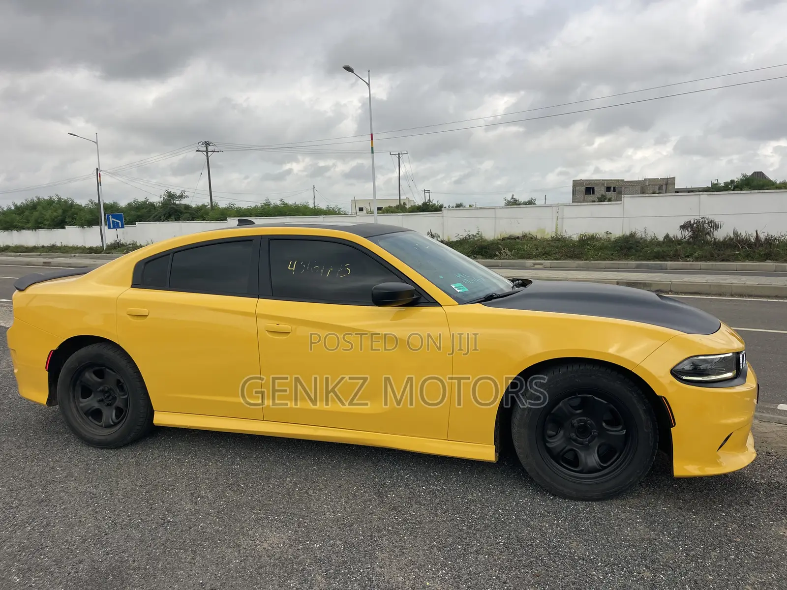 Dodge Charger 2017 Yellow