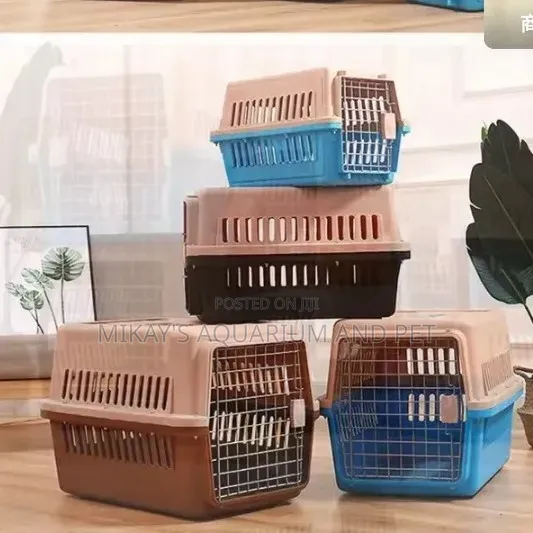 Quality Portable Plastic Dog and Cat Carrier