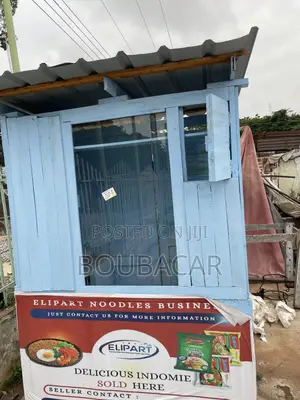 Wooden Commercial Kiosk / Food Joint Container With Glass Window⁠ Good