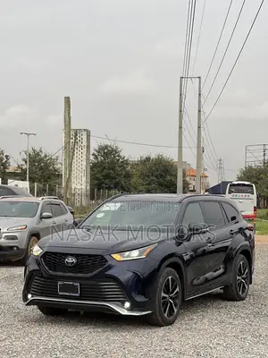 Toyota Highlander XSE 2022 Blue