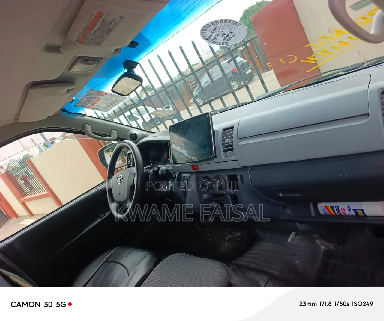 Toyota HiAce 2016 White
