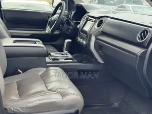 Toyota Tundra 2016 Black