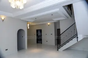 4bdrm Townhouse / Terrace in Cantonments for rent