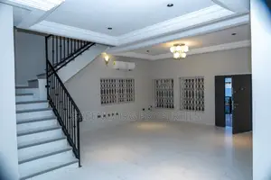 4bdrm Townhouse / Terrace in Cantonments for rent