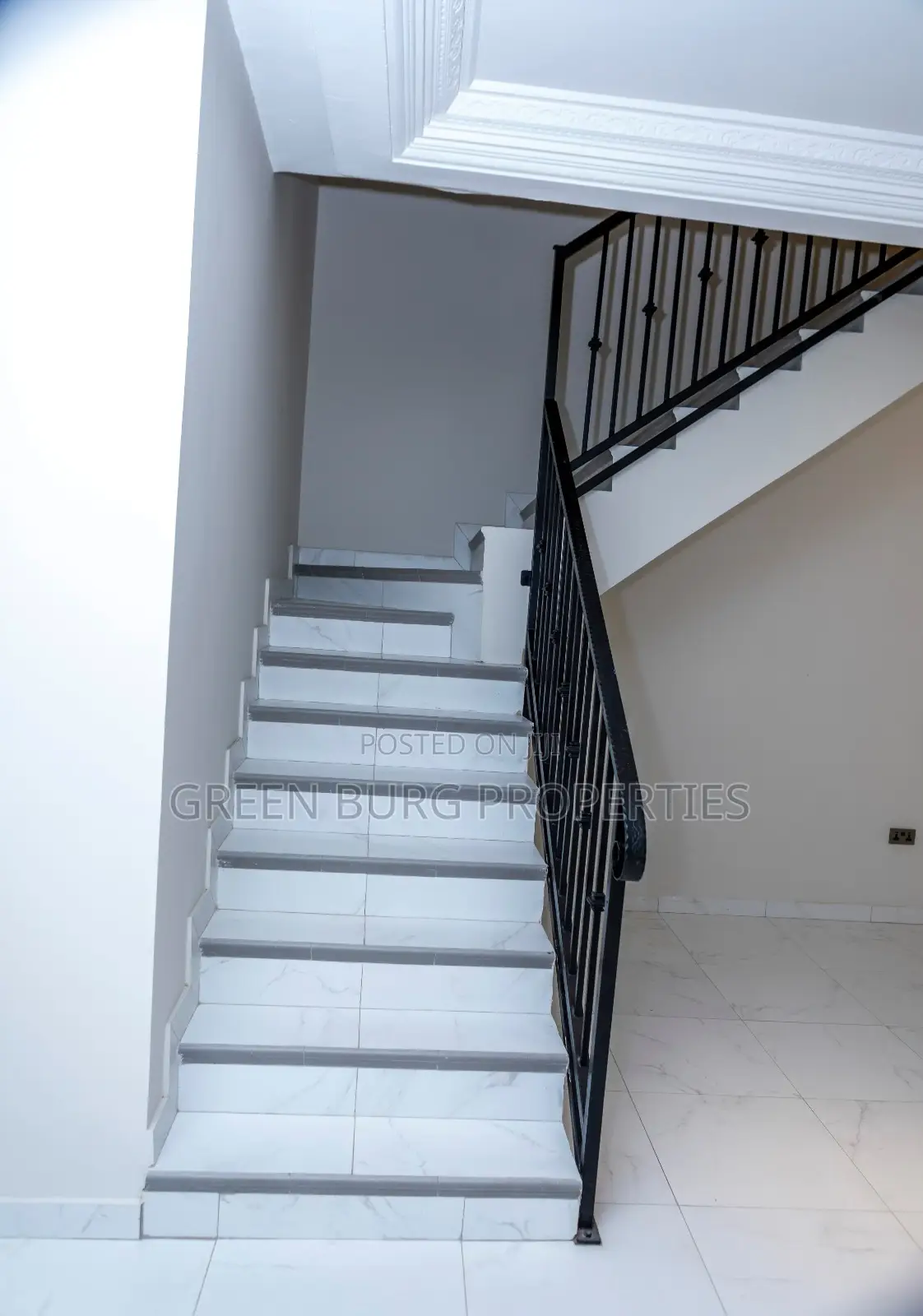 4bdrm Townhouse / Terrace in Cantonments for rent
