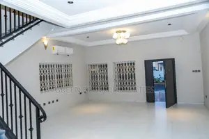 4bdrm Townhouse / Terrace in Cantonments for rent