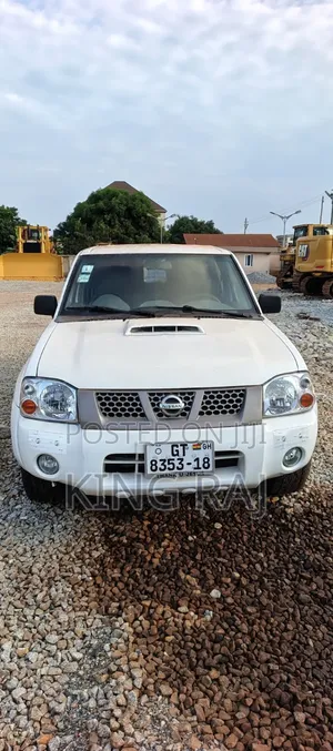 Nissan Hardbody 2018 White