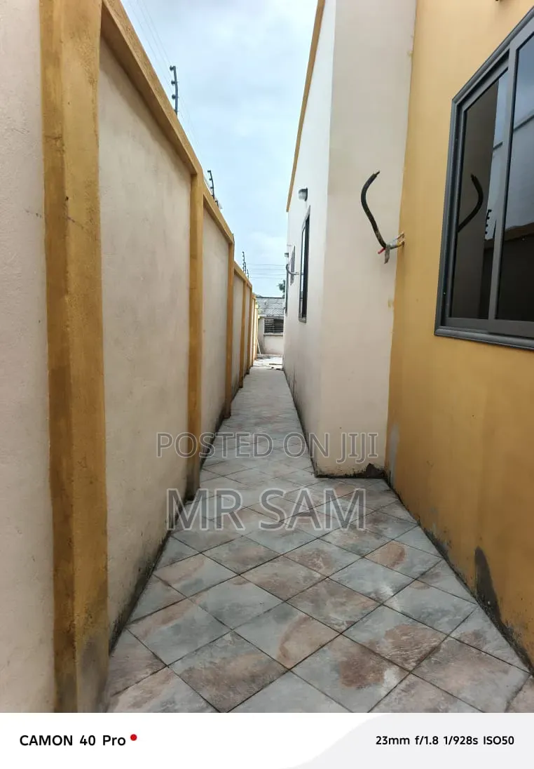 3bdrm House in Kokrobitey Around, Ga South Municipal for sale