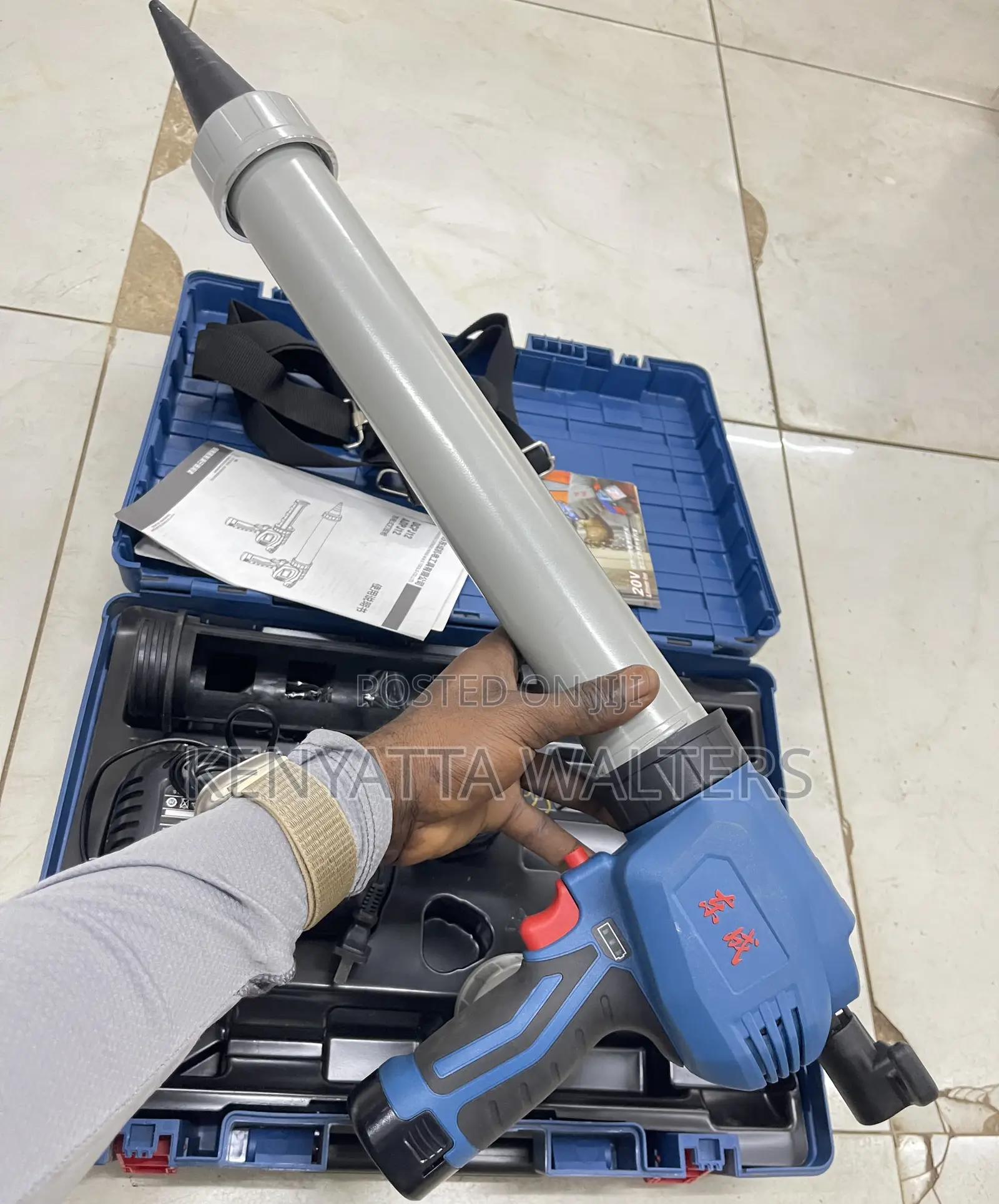 Dong Cheng 12v Cordless Caulking Gun 3400n Sealant Gun for Silicone