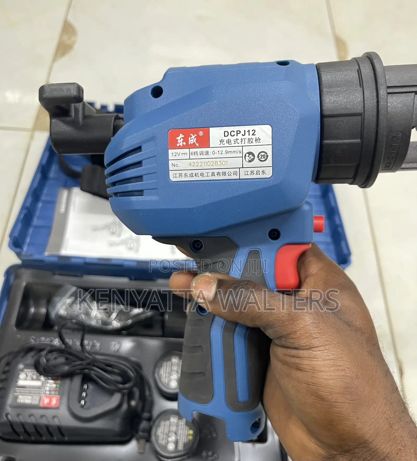 Dong Cheng 12v Cordless Caulking Gun 3400n Sealant Gun for Silicone