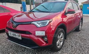 Toyota RAV4 XLE 4dr SUV AWD (2.5L 4cyl 6A) 2015 Red