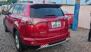 Toyota RAV4 XLE 4dr SUV AWD (2.5L 4cyl 6A) 2015 Red